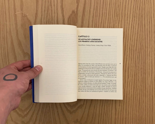Como un golpe de rayo. El glam y su legado, de los setenta al siglo XXI